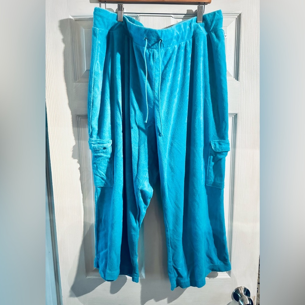 Towel terry cargo crops! Turquoise. Worn once. Size 22/24 Venezia Sport